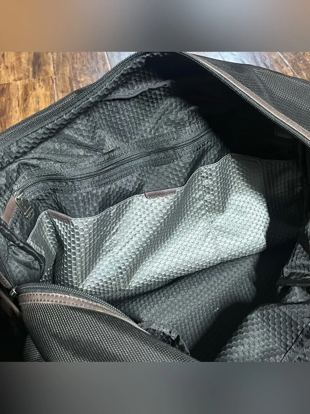 Tumi Alpha Bravo Everett Duffel Black Brown EXCELLENT 22340HKH
